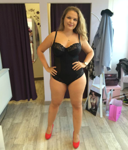 Stahovací body černé krajkové Panache 